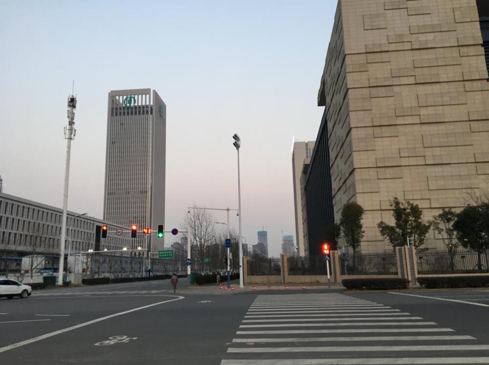 �Ϸ��гɶ�·�c����·�������Ͻ�33325.92ƽ����סլ�õ؇�������ʹ�Ù�(qu��n)�M��׌�r���u��